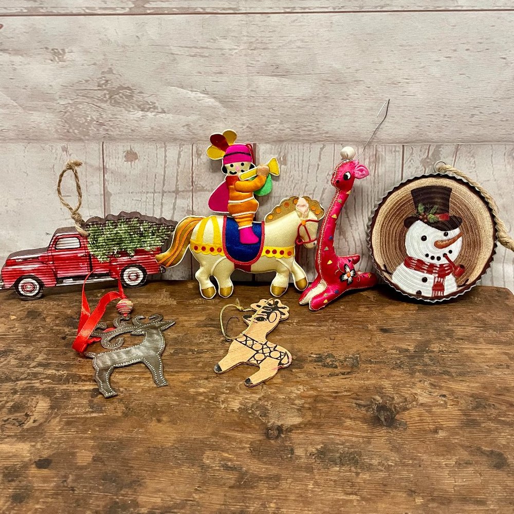 X-Mas ornaments lot of 6 ornaments
